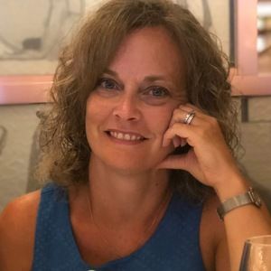 Meet your Posher, Leslie